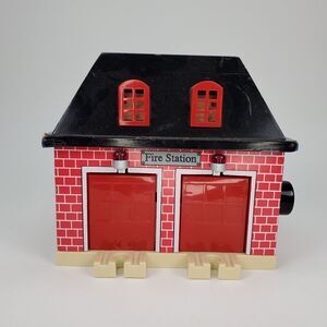 Battat Fire Station 2 Doors - NO Sound Or Action